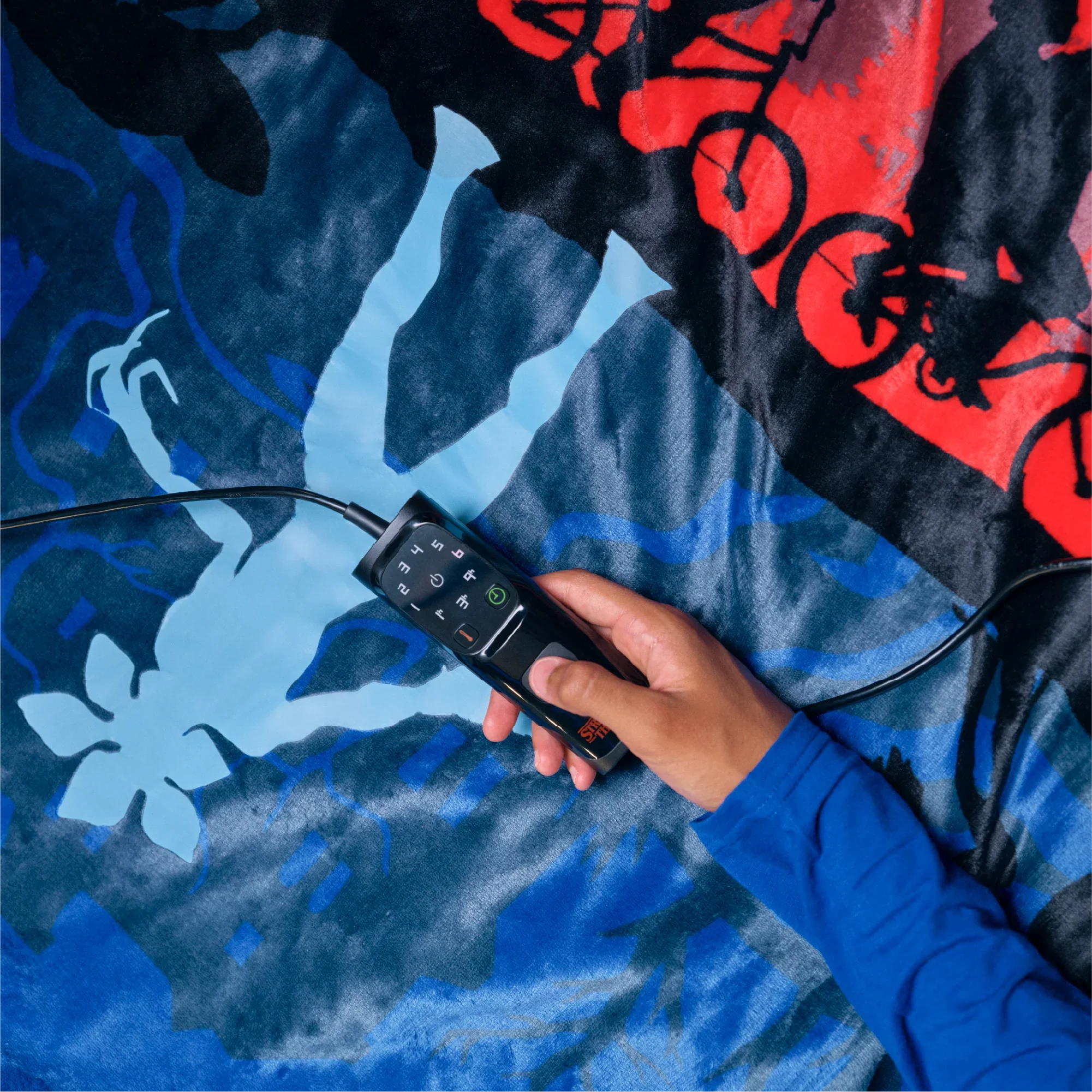 Netflix Stranger Things Heated Throw - Image 3